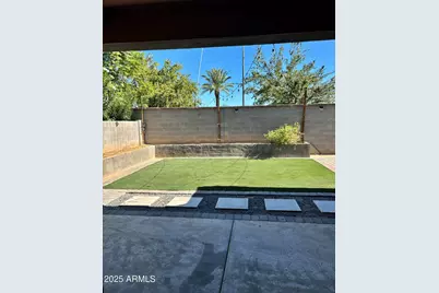 927 S Soho Lane S, Chandler, AZ 85225 - Photo 20