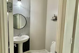 927 S Soho Ln S, Chandler, AZ 85225 - Photo 8