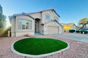 242 S Sycamore Pl, Chandler, AZ 85224 - Photo 1