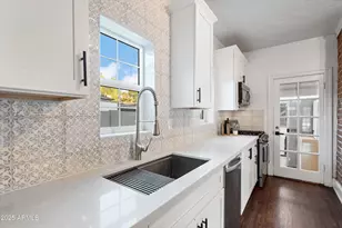 1637 E Earll Dr, Phoenix, AZ 85016 - Photo 14