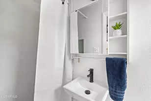 1637 E Earll Dr, Phoenix, AZ 85016 - Photo 24