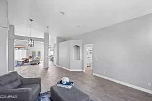 2833 E Renee Dr, Phoenix, AZ 85050 - Photo 10