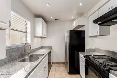 3119 N 38th Street #10, Phoenix, AZ 85018 - Photo 4