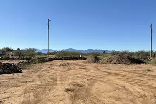 423 E Camino De Pampas, Huachuca City, AZ 85616 - Photo 1