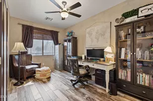 764 E Irma Ln, Phoenix, AZ 85024 - Photo 10