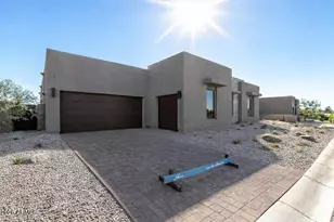 5713 E Rancho Caliente Dr, Cave Creek, AZ 85331 - Photo 2