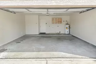 22221 N 31st Dr, Phoenix, AZ 85027 - Photo 16