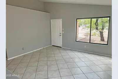 22221 N 31st Drive, Phoenix, AZ 85027 - Photo 8