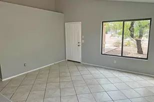 22221 N 31st Dr, Phoenix, AZ 85027 - Photo 8