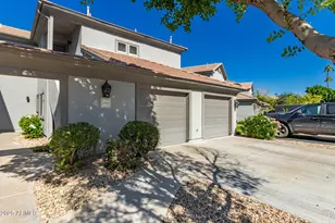 7401 W Arrowhead Clubhouse Dr, Glendale, AZ 85308 - Photo 2