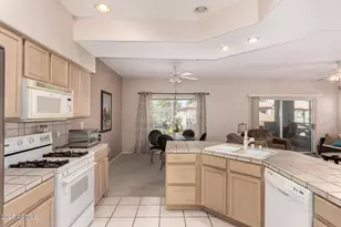 7401 W Arrowhead Clubhouse Dr, Glendale, AZ 85308 - Photo 10