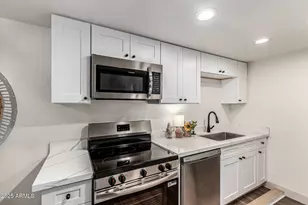 7557 N Dreamy Draw Dr, Phoenix, AZ 85020 - Photo 10