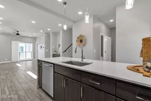 2727 E Thomas Rd, Phoenix, AZ 85016 - Photo 16