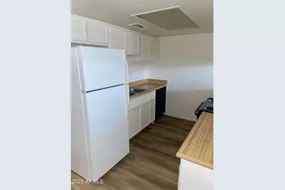 2002 E Sweetwater Avenue #209, Phoenix, AZ 85022 - Photo 4