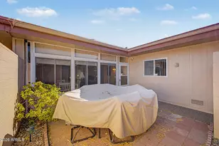10880 W Emerald Dr, Sun City, AZ 85351 - Photo 26