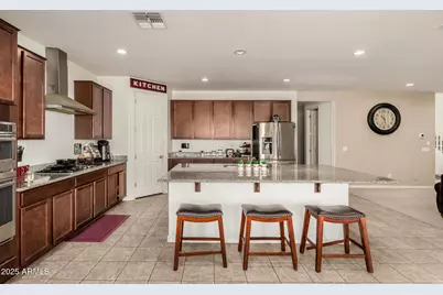 7946 W Encinas Lane, Phoenix, AZ 85043 - Photo 10