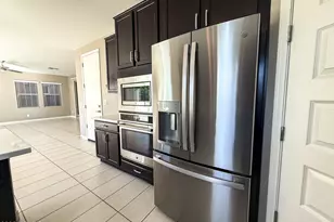 4711 E Daley Ln, Phoenix, AZ 85050 - Photo 14