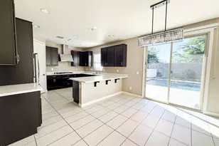 4711 E Daley Ln, Phoenix, AZ 85050 - Photo 8