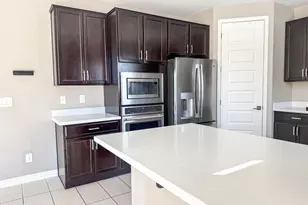 4711 E Daley Ln, Phoenix, AZ 85050 - Photo 10