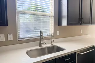 4711 E Daley Ln, Phoenix, AZ 85050 - Photo 16