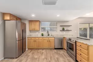 12455 N Columbine Dr, Phoenix, AZ 85029 - Photo 16