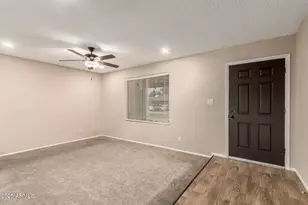 12455 N Columbine Dr, Phoenix, AZ 85029 - Photo 8