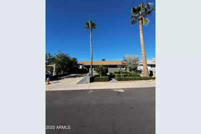 128 W Winston Drive, Phoenix, AZ 85041 - Photo 2
