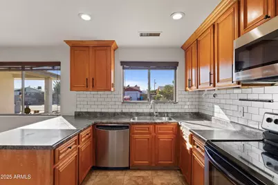 4033 N 78th Avenue, Phoenix, AZ 85033 - Photo 10