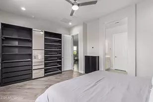 18030 N 66th Pl, Phoenix, AZ 85054 - Photo 14