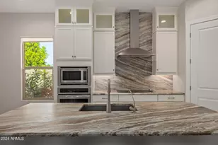 18030 N 66th Pl, Phoenix, AZ 85054 - Photo 12