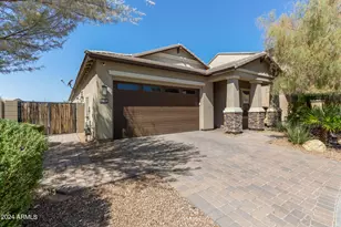 18030 N 66th Pl, Phoenix, AZ 85054 - Photo 2