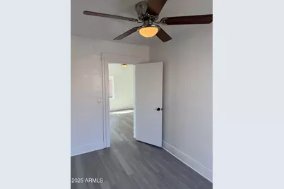 2536 W Morten Avenue, Phoenix, AZ 85051 - Photo 8