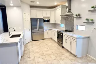 3870 E Balsam Dr, Chandler, AZ 85286 - Photo 1