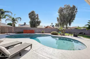 2353 W Tierra Buena Ln, Phoenix, AZ 85023 - Photo 2