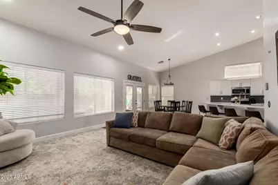 688 W Juanita Avenue, Gilbert, AZ 85233 - Photo 12