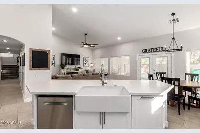 688 W Juanita Avenue, Gilbert, AZ 85233 - Photo 6