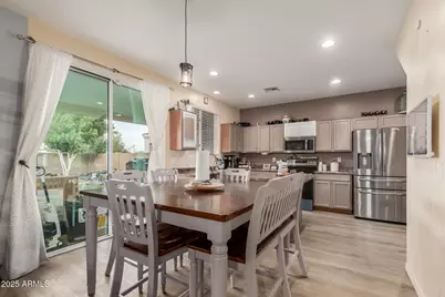 836 E Constance Way, Phoenix, AZ 85042 - Photo 8