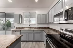 836 E Constance Wy, Phoenix, AZ 85042 - Photo 14