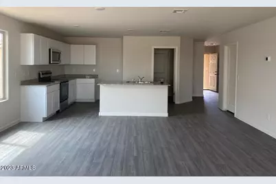 815 S Silvercreek Court, Casa Grande, AZ 85122 - Photo 2