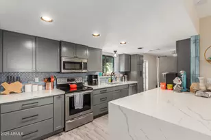 11806 N 30th St, Phoenix, AZ 85028 - Photo 8
