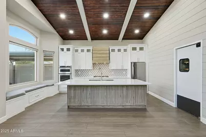 245 W Sagebrush Street, Gilbert, AZ 85233 - Photo 4