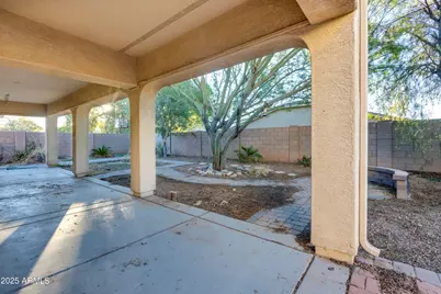 17391 W Fetlock Trail, Surprise, AZ 85387 - Photo 4