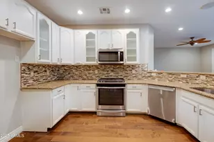 17391 W Fetlock Trl, Surprise, AZ 85387 - Photo 6