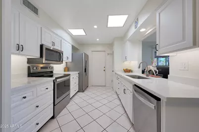 10754 W Brookside Drive, Sun City, AZ 85351 - Photo 6