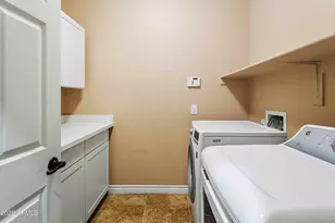 2736 E Sourwood Dr, Gilbert, AZ 85298 - Photo 12