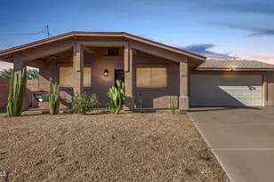 1402 E Malapai Dr, Phoenix, AZ 85020 - Photo 1