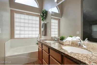 8122 S Jenna Lane, Laveen, AZ 85339 - Photo 8