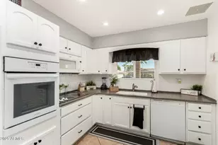 10720 W Saratoga Cir, Sun City, AZ 85351 - Photo 14