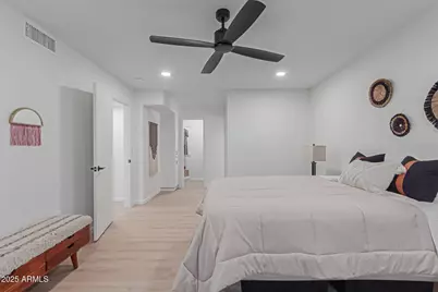 13614 N Hawthorn Drive, Sun City, AZ 85351 - Photo 12