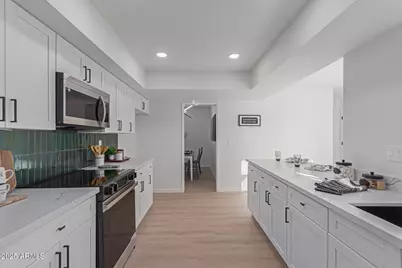 13614 N Hawthorn Drive, Sun City, AZ 85351 - Photo 10